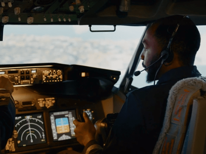 Airline Pilot Full